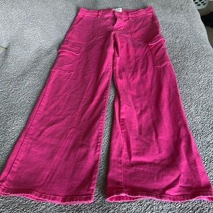 Hot pink wide leg cargo jeans size 9/28